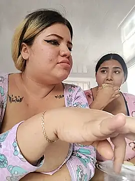 XXX chat uživo modela Sara_y_Amy