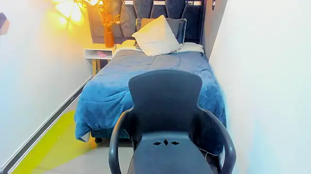 XXX chat uživo modela Chantal_fox__