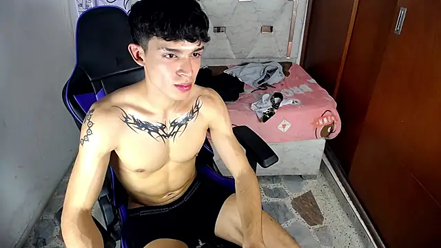 Liom_Gym: онлайн-секс-чат