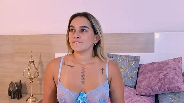 KristhenBella's Live XXX Chat