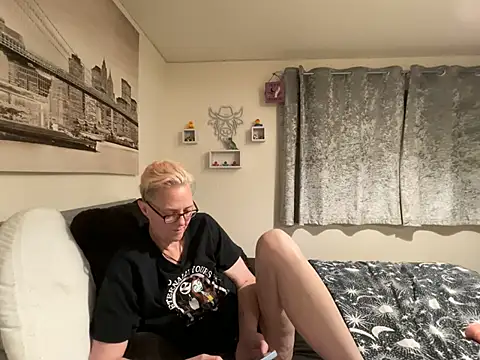 Živý XXX chat Curvy-Jinx