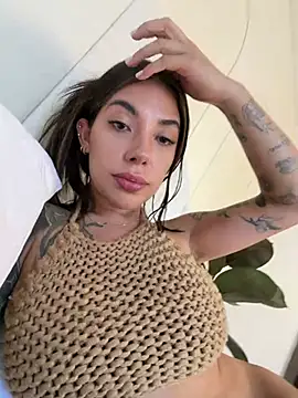 karolvegaa's Live XXX Chat
