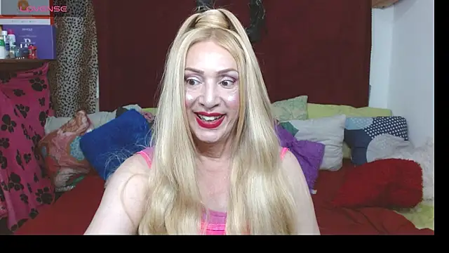 Chat +18 de elena_evans ao vivo