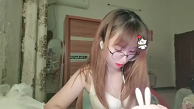Lili_666 即時 XXX 聊天
