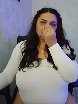 -CUTE-EVVIL- – Naživo XXX chat
