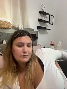 Latinamommy26's Live XXX Chat