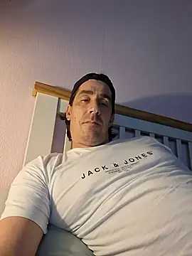 XXX chat uživo modela Jizzma13