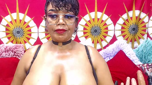 MATURExxxASS' Live XXX Chat