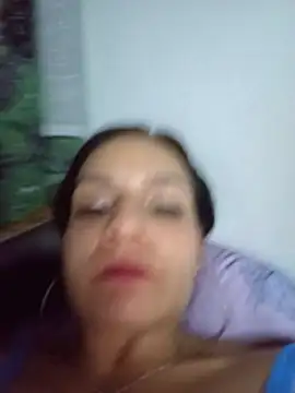 Luna_petite69 Adlı Modelin Canlı XXX Sohbeti