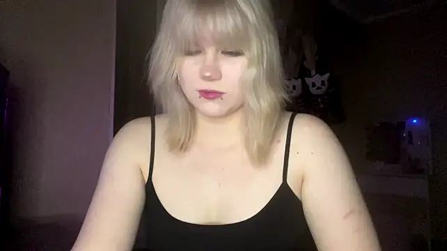 Chatroom XXX en direct de HelloKinki
