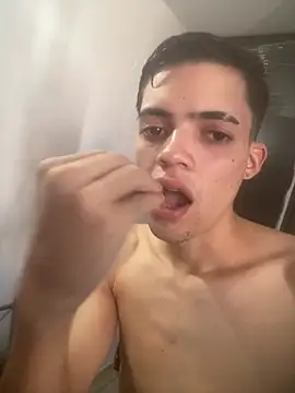 Latinos_2001 Live XXX Chat