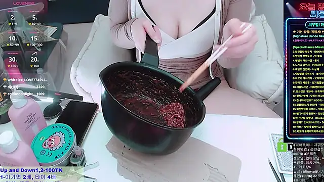 whitelee2 라이브 XXX 채팅
