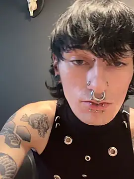 Chat XXX en directo de GothSadist