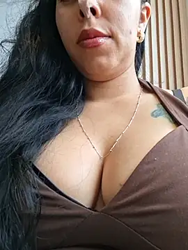 Chatroom XXX en direct de Luianna