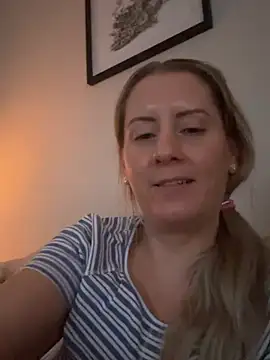 Elegant_Erin Live XXX-Chat