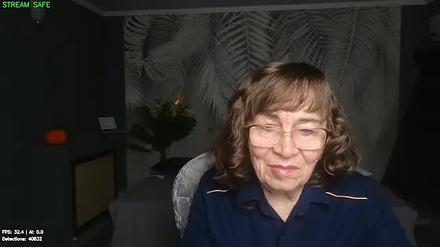 Betty_Brick Show in webcam