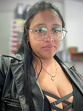 Outdoors-Mia_Khalifa: онлайн-секс-чат