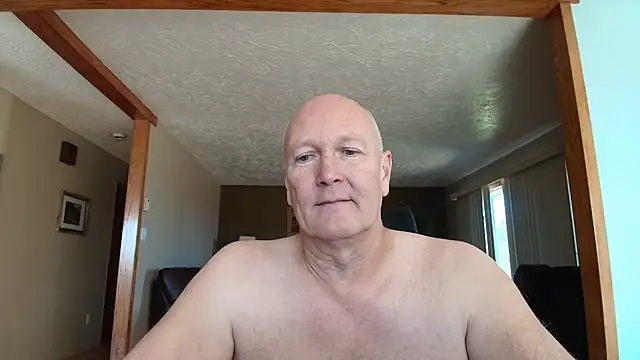 BasicAnt live XXX chat