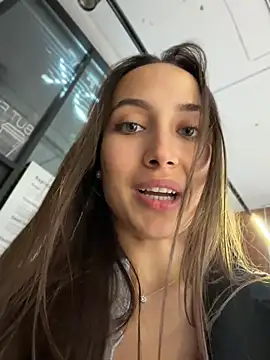 XXX chat uživo modela ICrazyOneIRL