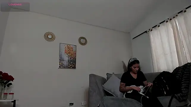 Chat +18 de Naiely_Naides ao vivo