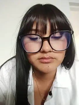 Emily-7 – Live XXX-chat