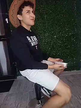 Axel_Romanov Chat XXX in diretta