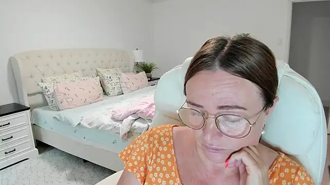 Vika73's Live XXX Chat