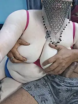 Indian_Coupl3のライブXXXチャット