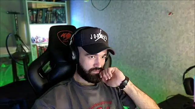 Chatroom XXX en direct de _Serious_Man