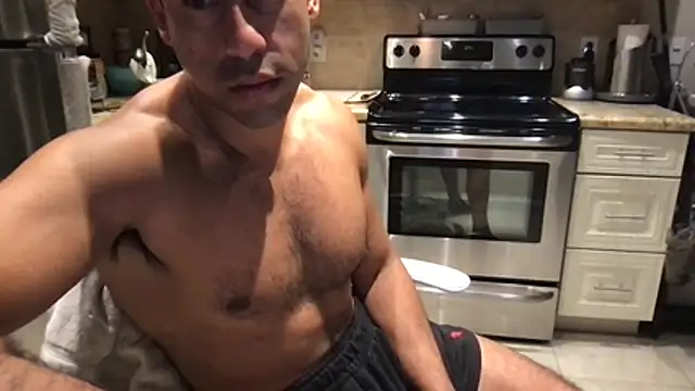 BigGuyMuscle XXX чат на живо
