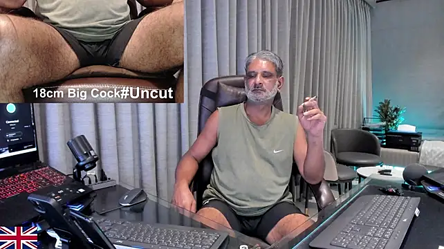XXX chat uživo modela OnlineBossUK