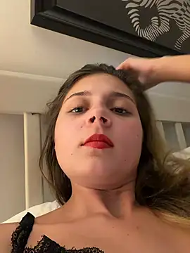 Chat XXX en directo de CrystalRose20