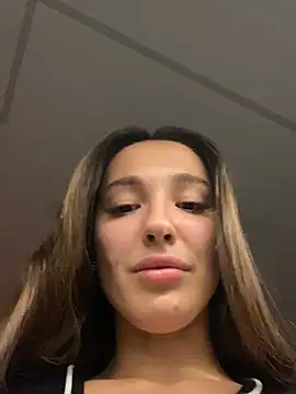 NotYourMiss Chat XXX live