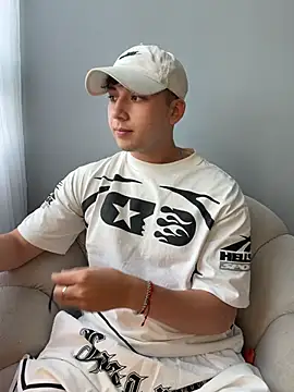 OLIVER_K Adlı Modelin Canlı XXX Sohbeti