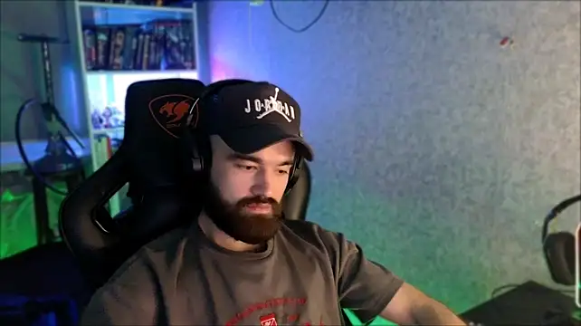 Chatroom XXX en direct de _Serious_Man