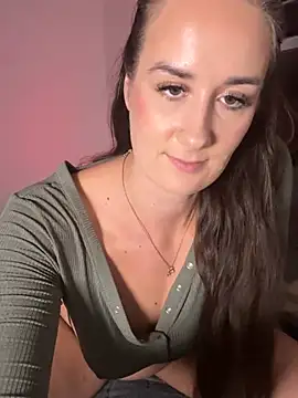 EllaMae's Live XXX Chat