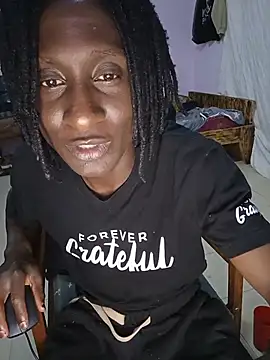 Chat +18 de TryingExpiry ao vivo