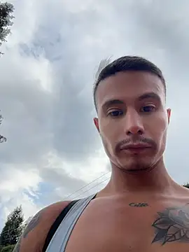 DOMINICKVEGAS77 现场XXX聊天