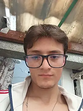 Davitfitnosuke XXX чат на живо