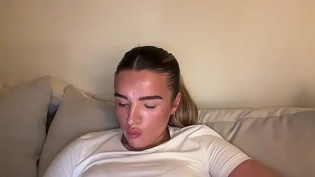 maisiesmithx Adlı Modelin Canlı XXX Sohbeti