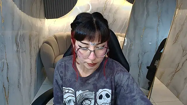 Ravenn_r Chat XXX in diretta