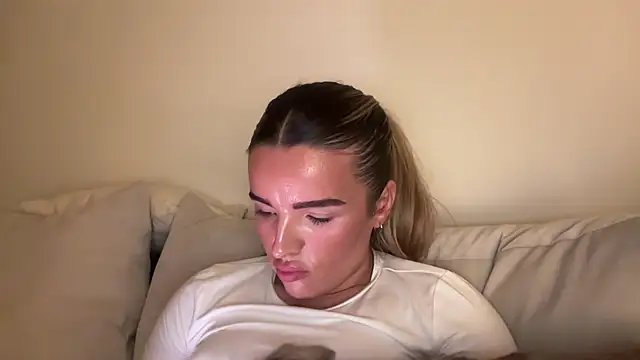 maisiesmithx Adlı Modelin Canlı XXX Sohbeti