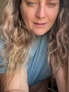 XXX chat uživo modela BigMama6969