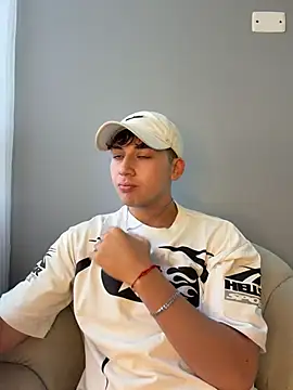 XXX chat uživo modela OLIVER_K