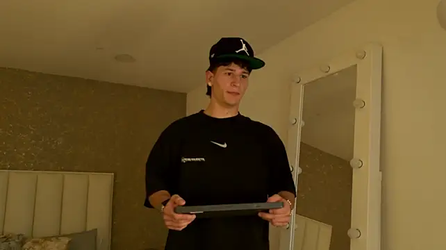 XXX chat uživo modela JordanMiller_