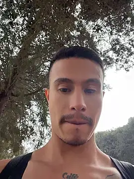 DOMINICKVEGAS77n Live XXX chat