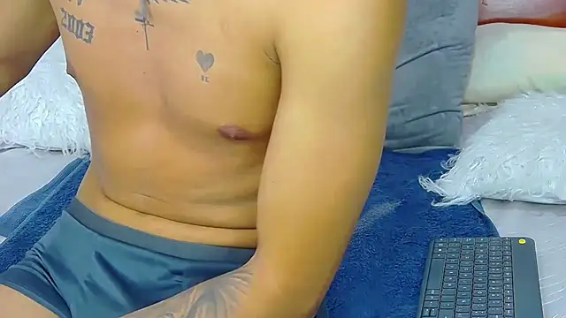 Chatroom XXX en direct de skoook_gray_