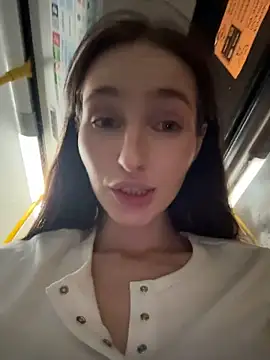 -missbehaving-'s Live XXX Chat