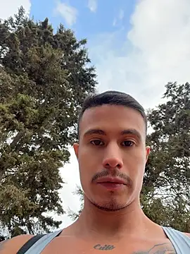 DOMINICKVEGAS77 élő XXX-chatje
