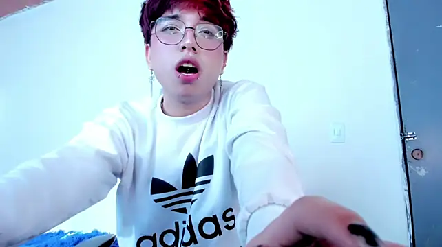 AnggelONfiree Chat XXX in diretta